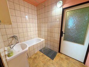 Na predaj 3-izbový byt vhodný na rekonštrukciu, Lúky, Vráble, 75m2 — foto 8