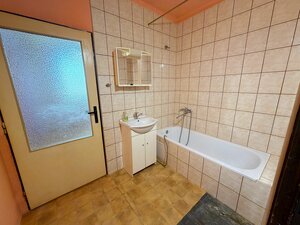 Na predaj 3-izbový byt vhodný na rekonštrukciu, Lúky, Vráble, 75m2 — foto 9