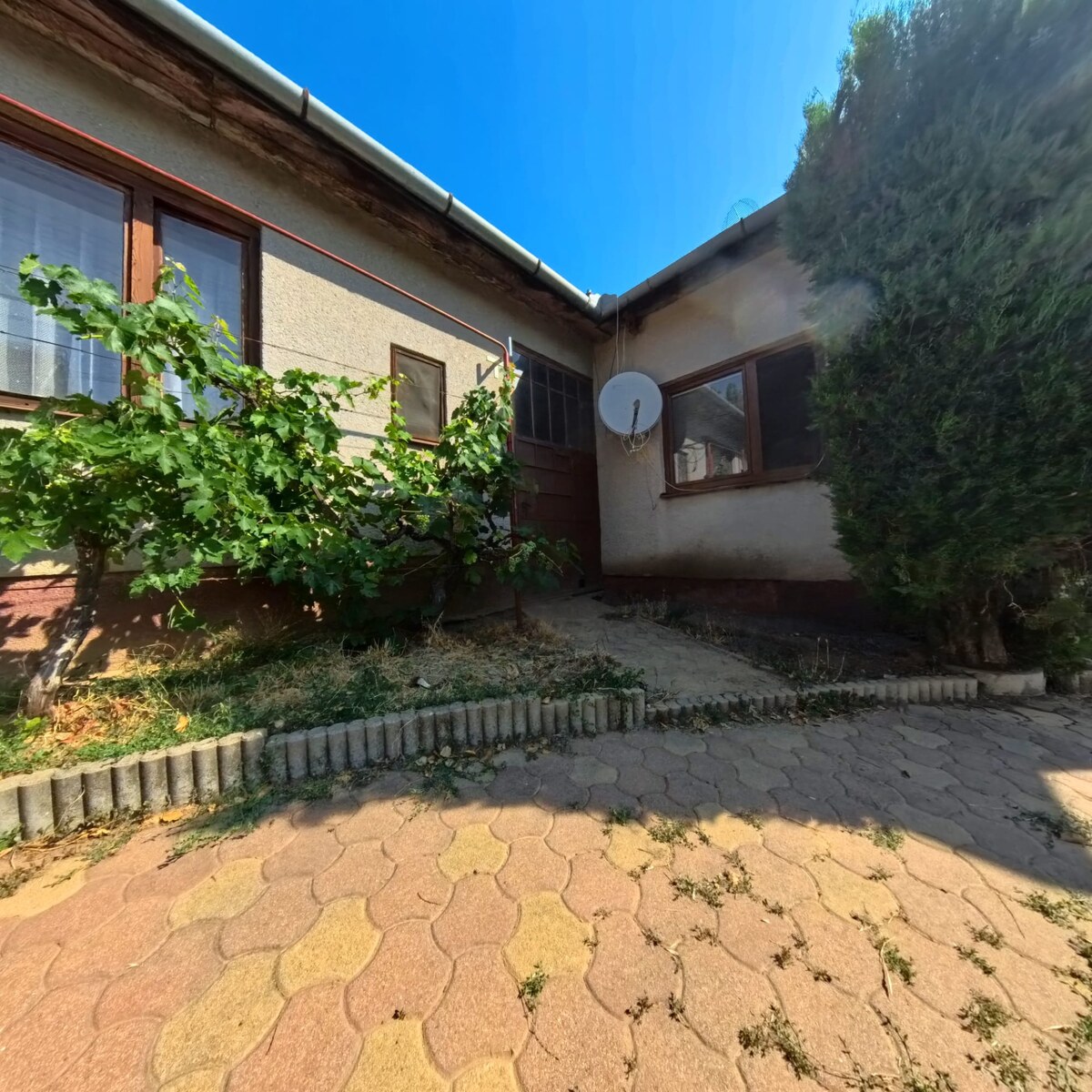 Na predaj dvojdom s pozemkom 954 m2 v Tesárských Mlyňanoch — foto 4