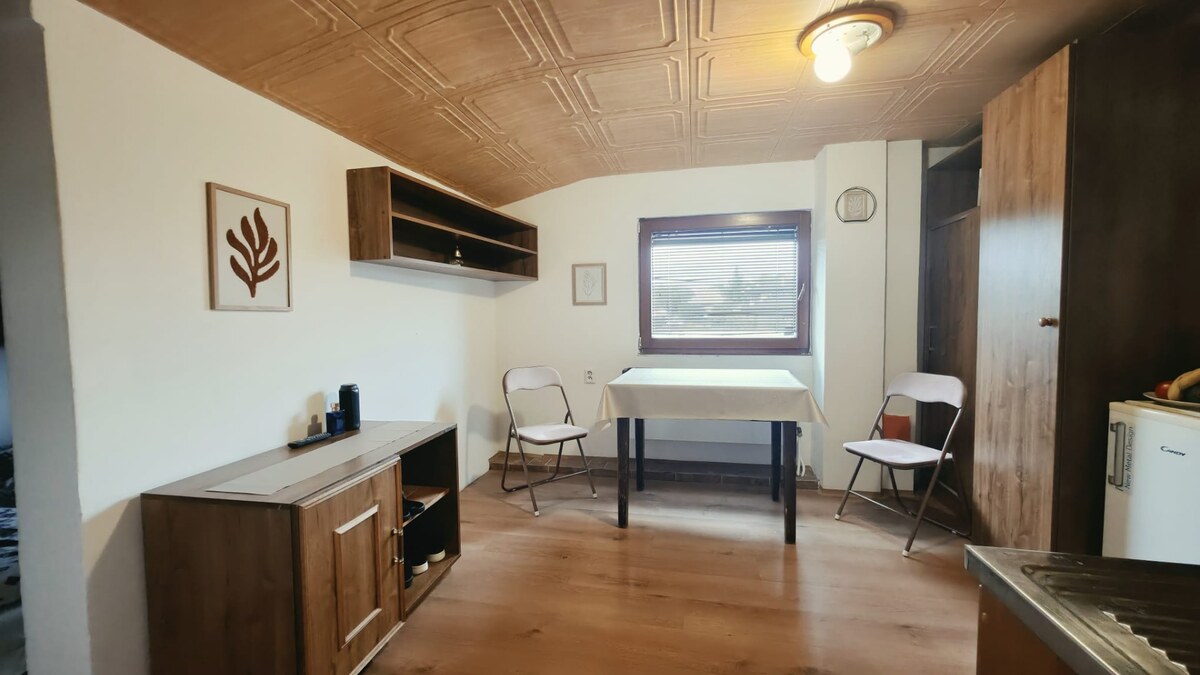 Na predaj zabehnutý Apartmánový dom v Podhájskej s parkovaním — foto 11