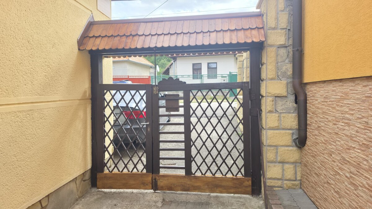 Na predaj zabehnutý Apartmánový dom v Podhájskej s parkovaním — foto 2