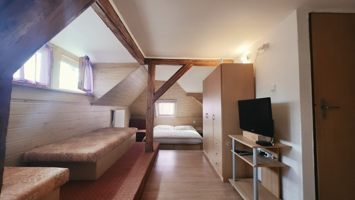 Na predaj zabehnutý Apartmánový dom v Podhájskej s parkovaním — foto 7