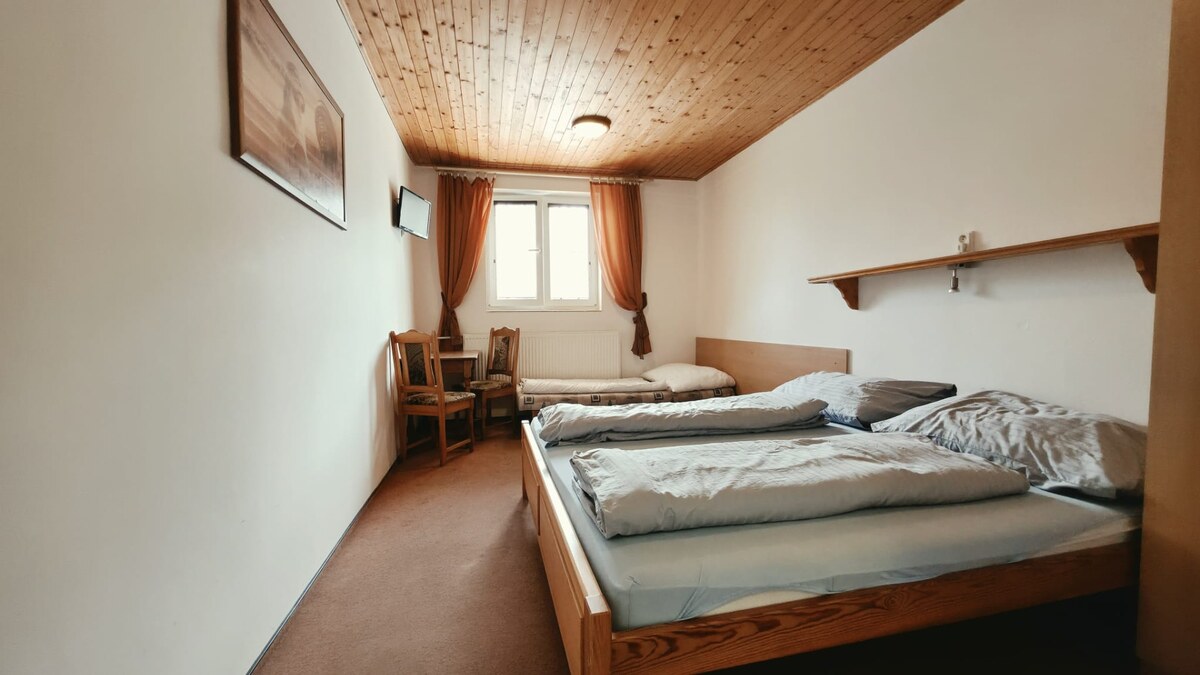 Na predaj zabehnutý Apartmánový dom v Podhájskej s parkovaním — foto 9