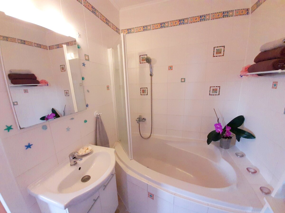 Ponúkam na predaj 3-izbový byt vo výbornej lokalite, Lúky, Vráble, 76m — foto 10