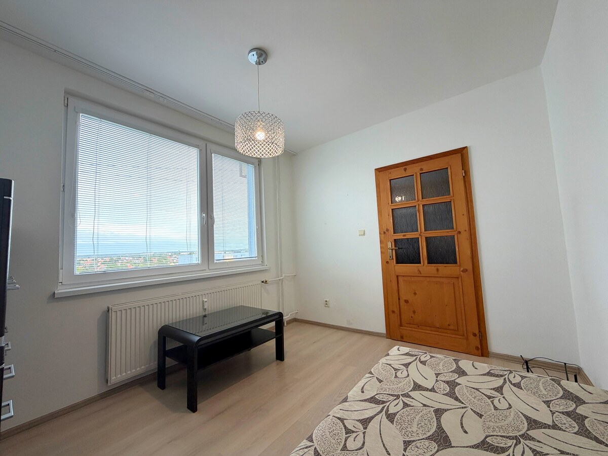 Ponúkam na predaj 4-izbový byt vo výbornej lokalite, Lúky, Vráble, 84m — foto 9