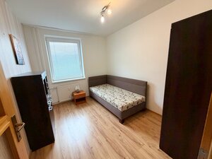 Ponúkam na predaj 4-izbový byt vo výbornej lokalite, Lúky, Vráble, 84m — foto 7