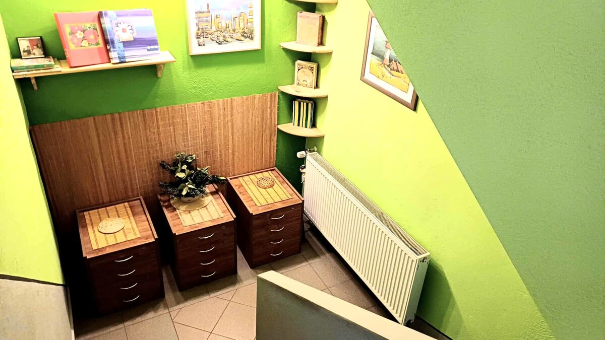 Na predaj veľký RD v krásnom prostredí - Kolíňany — foto 11
