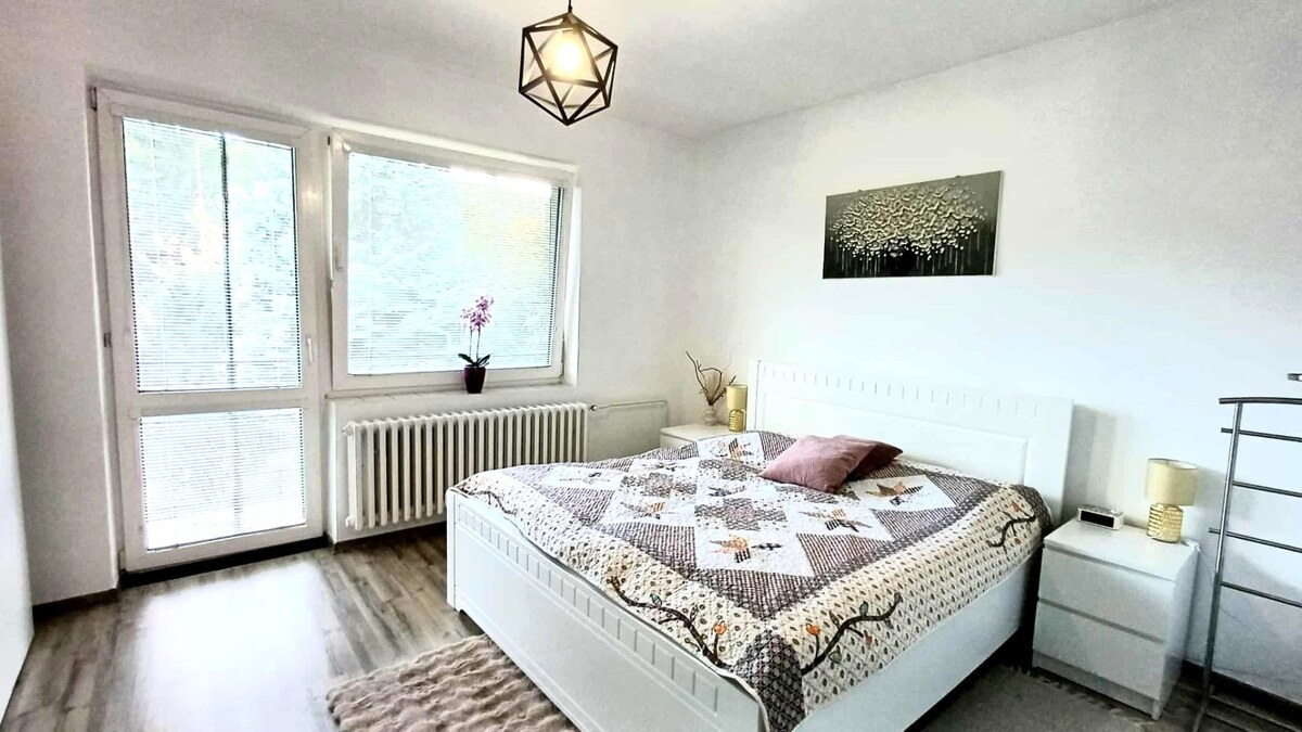Na predaj veľký RD v krásnom prostredí - Kolíňany — foto 16