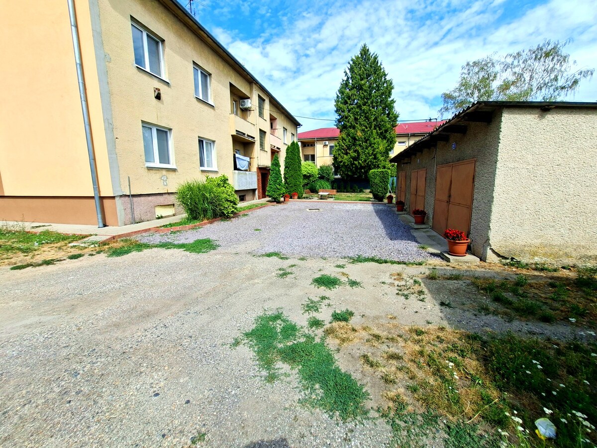 Na predaj 3 izbový byt, Vráble, 80m2, prerobený na 4i byt + záhrada — foto 15