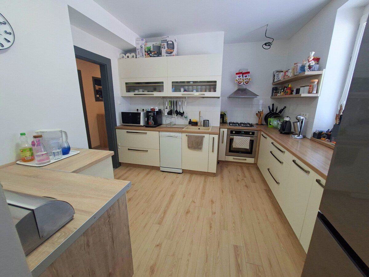 Na predaj 3 izbový byt, Vráble, 80m2, prerobený na 4i byt + záhrada — foto 2