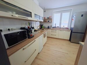 Na predaj 3 izbový byt, Vráble, 80m2, prerobený na 4i byt + záhrada — foto 1