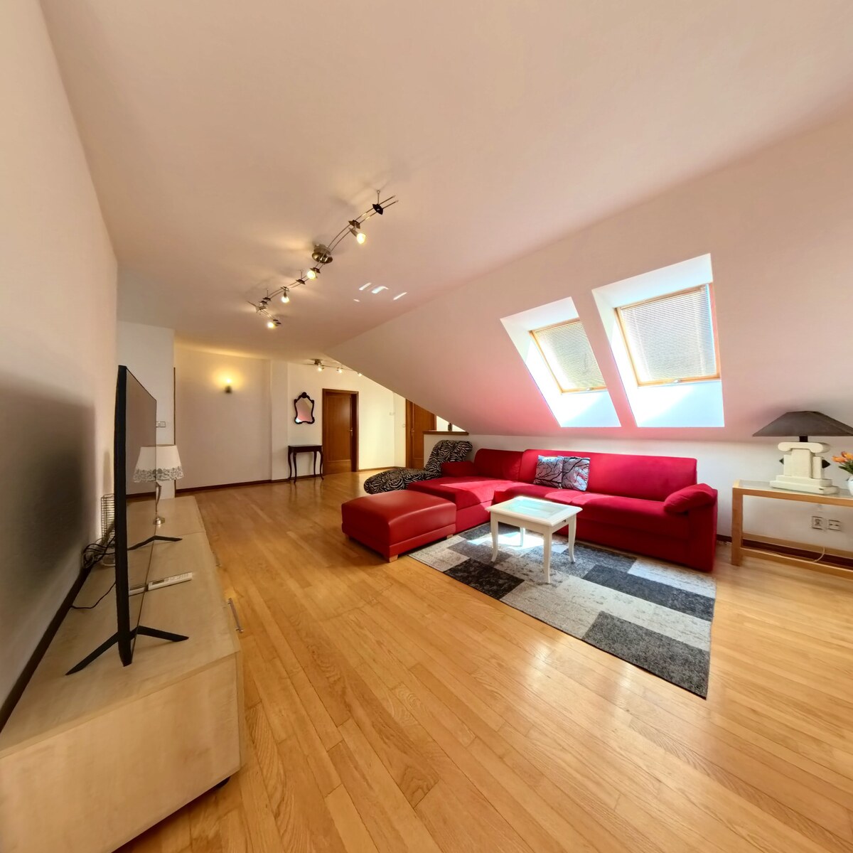 Prestížna ponuka: Veľkorysý dom (500 m²) na Kodályovej ulici (Zobor) ! — foto 12