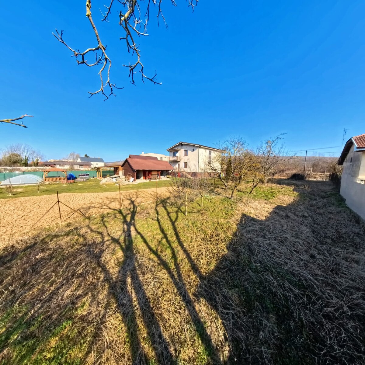 Stavebný pozemok 624 m² v tichej lokalite na skok od Nitry !