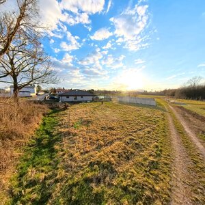 Široký, stavebný pozemok v Jelenci s dvoma prístupmi  !! — foto 6