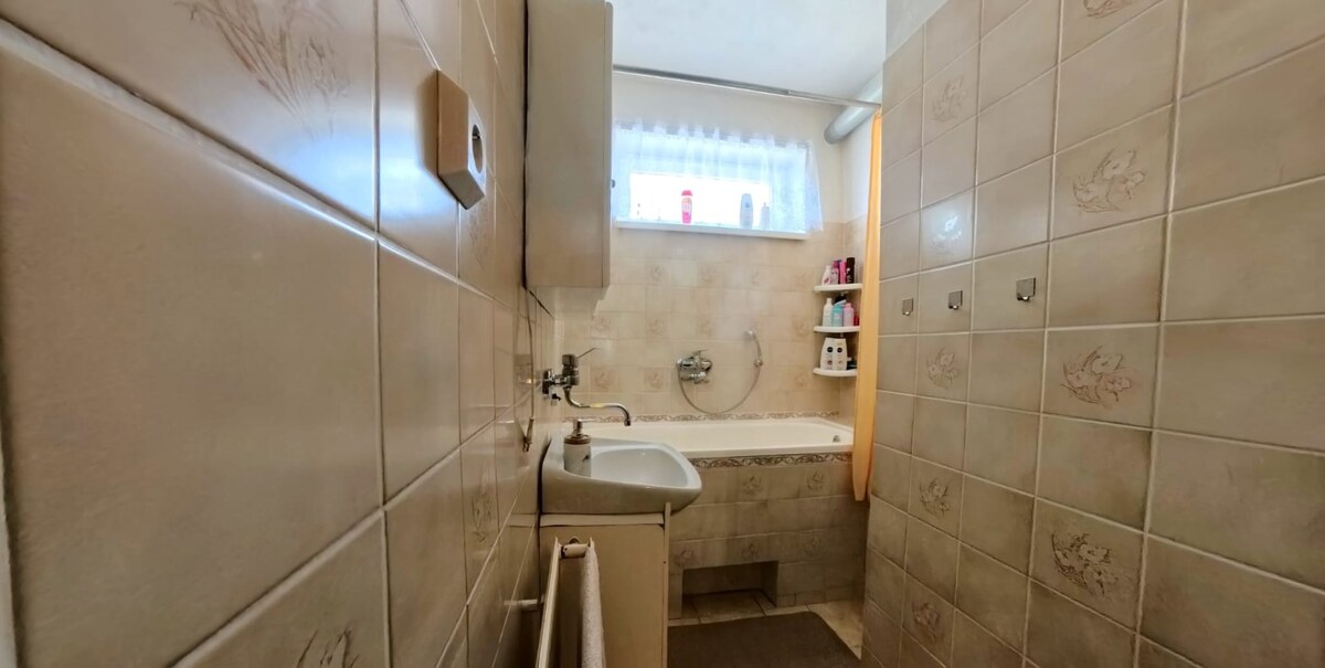 Na PREDAJ rodinný dom s pozemkom 3401 m2 v Ripňanoch !! — foto 13
