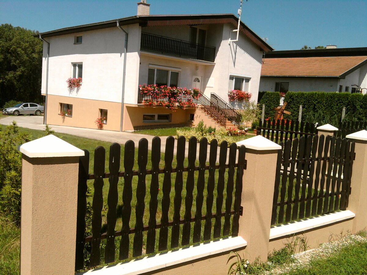 Na PREDAJ rodinný dom s pozemkom 3401 m2 v Ripňanoch !! — foto 4