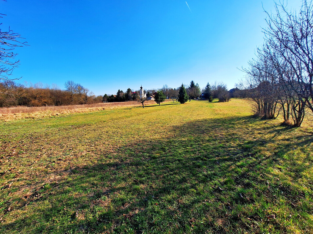 Ponúkam na predaj záhradu v Lúčnici nad Žitavou, 1000m2, 5km Vráble, — foto 2