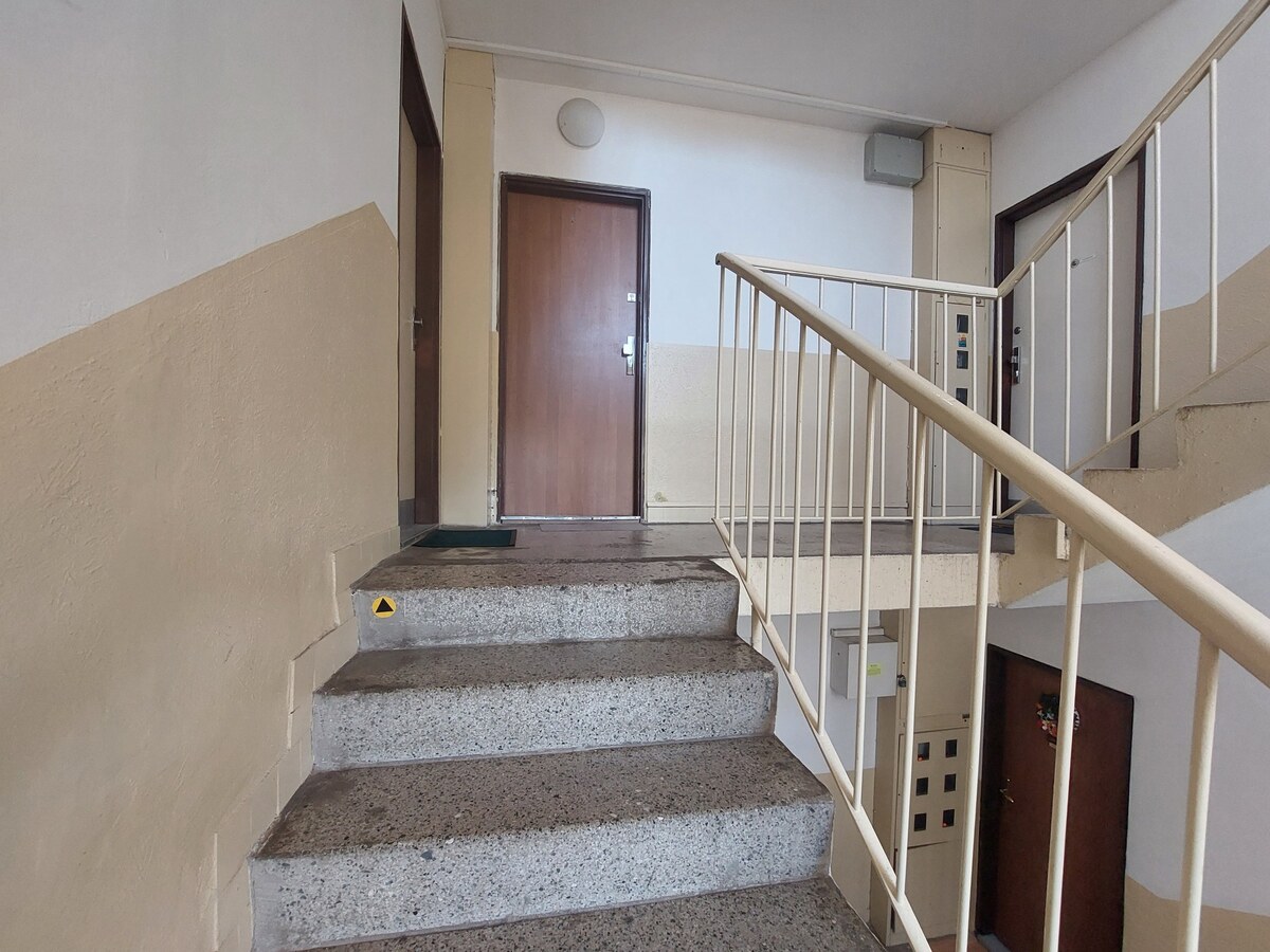 KOMPLETNE PREROBENÁ GARSÓNKA + PIVNICA: Nitra – Chrenová ! — foto 6