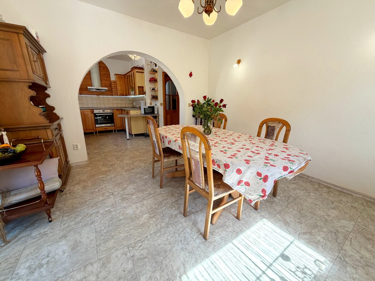 Na predaj 5i rodinný dom vo Vrábľoch, pozemok 1020m2, blízko centra — foto 4