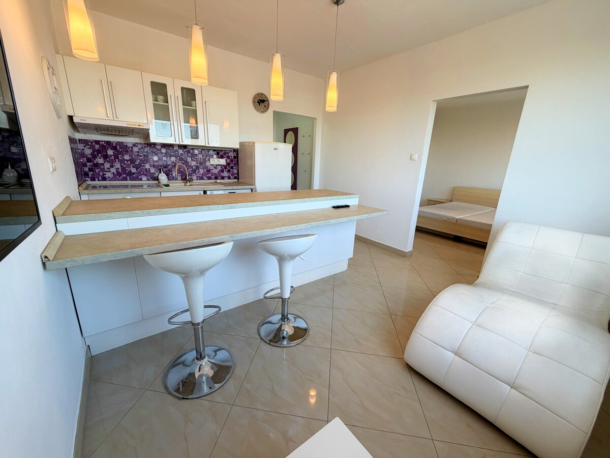 Na predaj kompletne prerobený 1 izbový byt, Vráble - Lúky, 36m2, 7/7 — foto 2