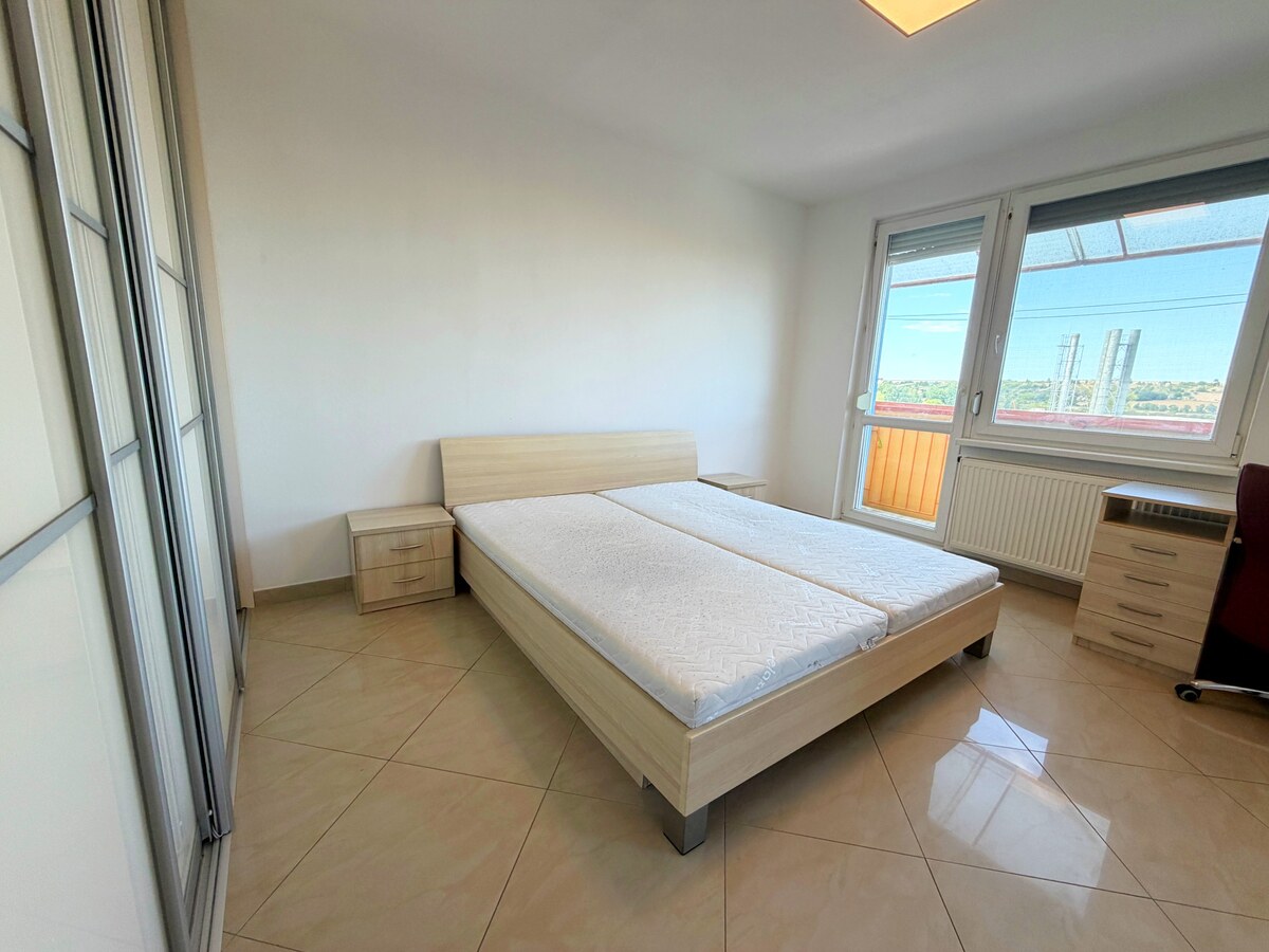 Na predaj kompletne prerobený 1 izbový byt, Vráble - Lúky, 36m2, 7/7 — foto 4