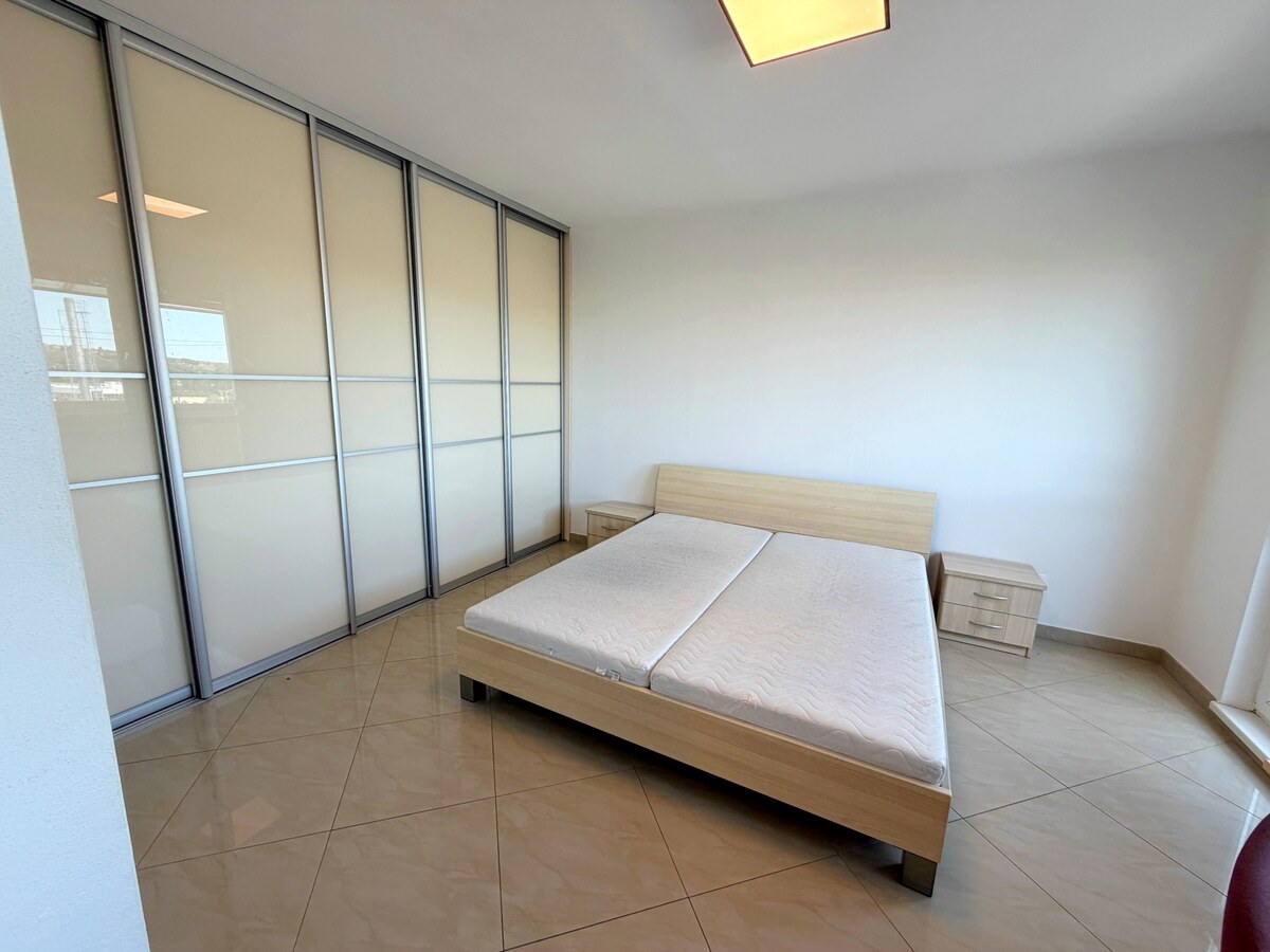 Na predaj kompletne prerobený 1 izbový byt, Vráble - Lúky, 36m2, 7/7 — foto 5