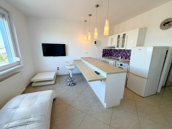 Na predaj kompletne prerobený 1 izbový byt, Vráble - Lúky, 36m2, 7/7