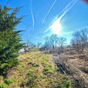NA PREDAJ STAVEBNÝ POZEMOK V BRANČI — foto 1