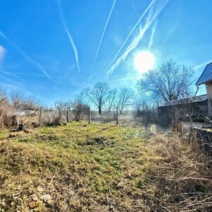 NA PREDAJ STAVEBNÝ POZEMOK V BRANČI — foto 2