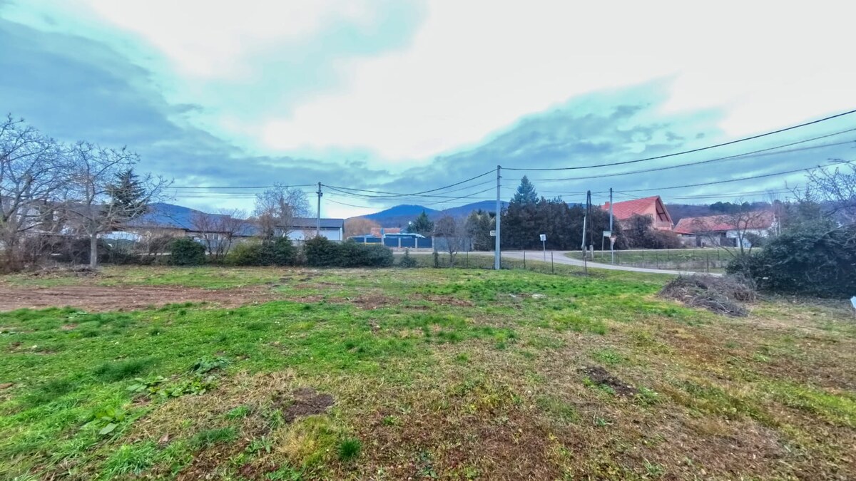 Na predaj stavebný pozemok v Štitároch !! — foto 2