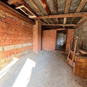 NA PREDAJ 5 izbový rodinný dom s pozemkom 1056m2  v meste Vráble. — foto 12