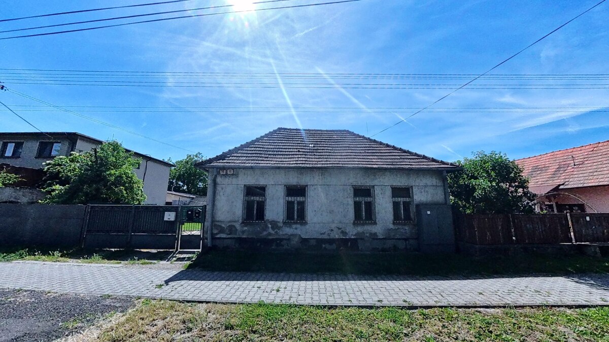 NA PREDAJ DVOJ DOM V CENTRE VRÁBEĽ SO ZÁHRADOU 975m2 — foto 10