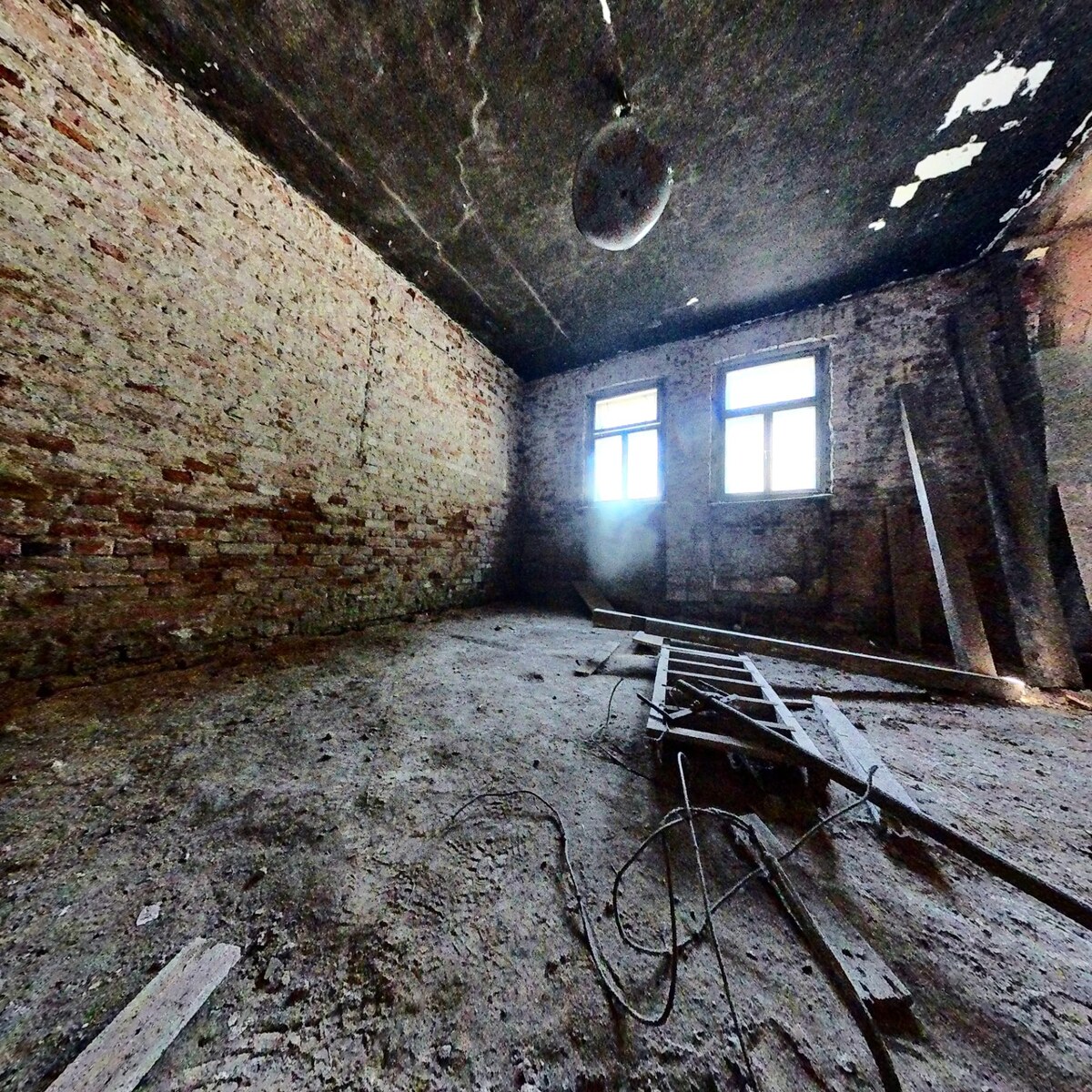 NA PREDAJ DVOJ DOM V CENTRE VRÁBEĽ SO ZÁHRADOU 975m2 — foto 15