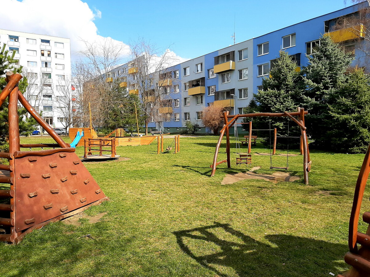 EXKLUZÍVNE Ponúkam na predaj prerobený 3 izbový byt, Vráble, Lúky — foto 19
