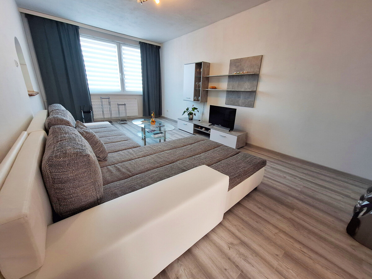 EXKLUZÍVNE Ponúkam na predaj prerobený 3 izbový byt, Vráble, Lúky — foto 3