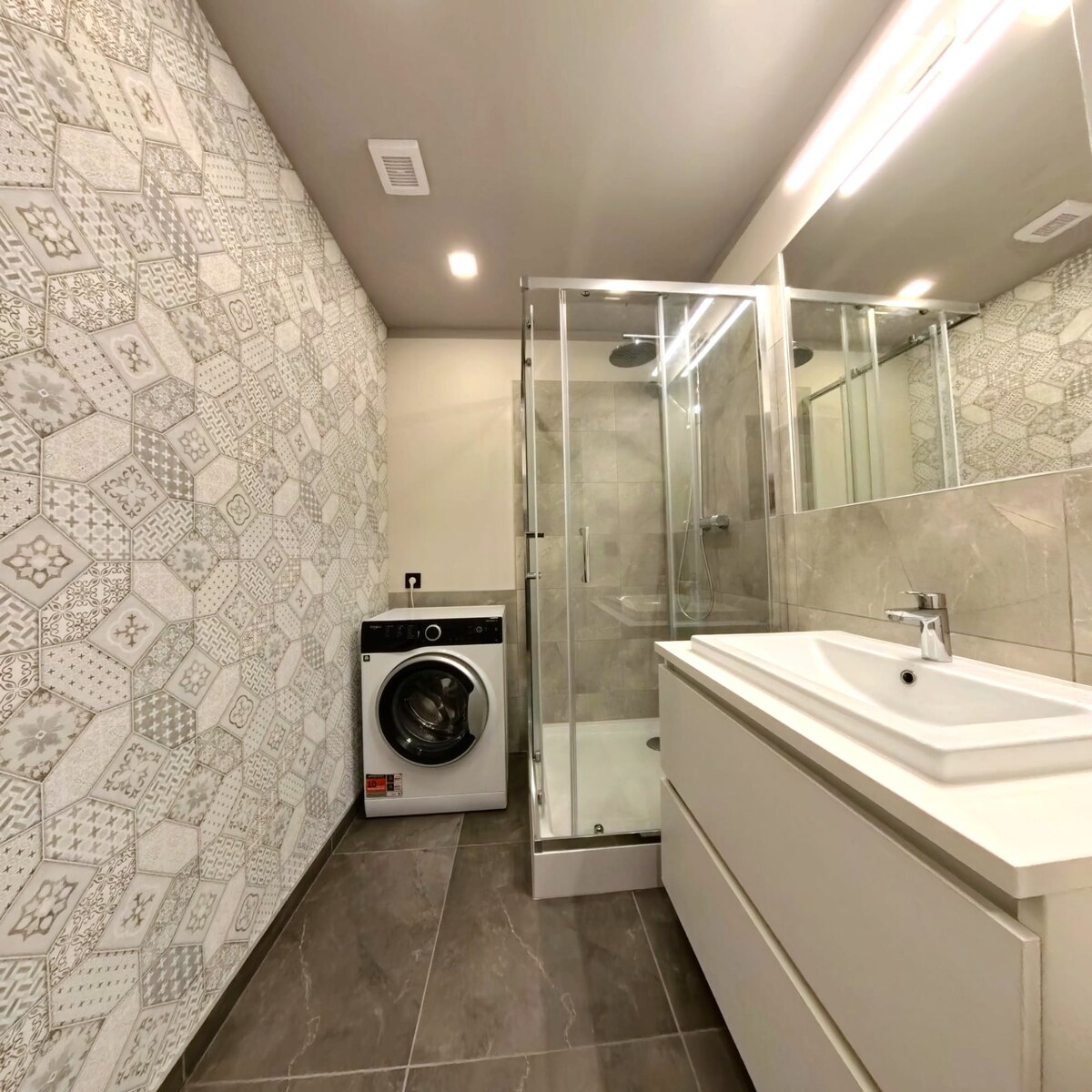 Kompletne zrekonštruovaný 3 izbový byt, pripravený na okamžité bývanie — foto 6