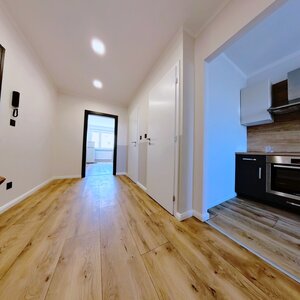 Kompletne zrekonštruovaný 3 izbový byt, pripravený na okamžité bývanie — foto 1