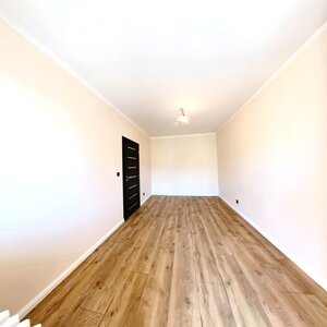 Kompletne zrekonštruovaný 3 izbový byt, pripravený na okamžité bývanie — foto 11