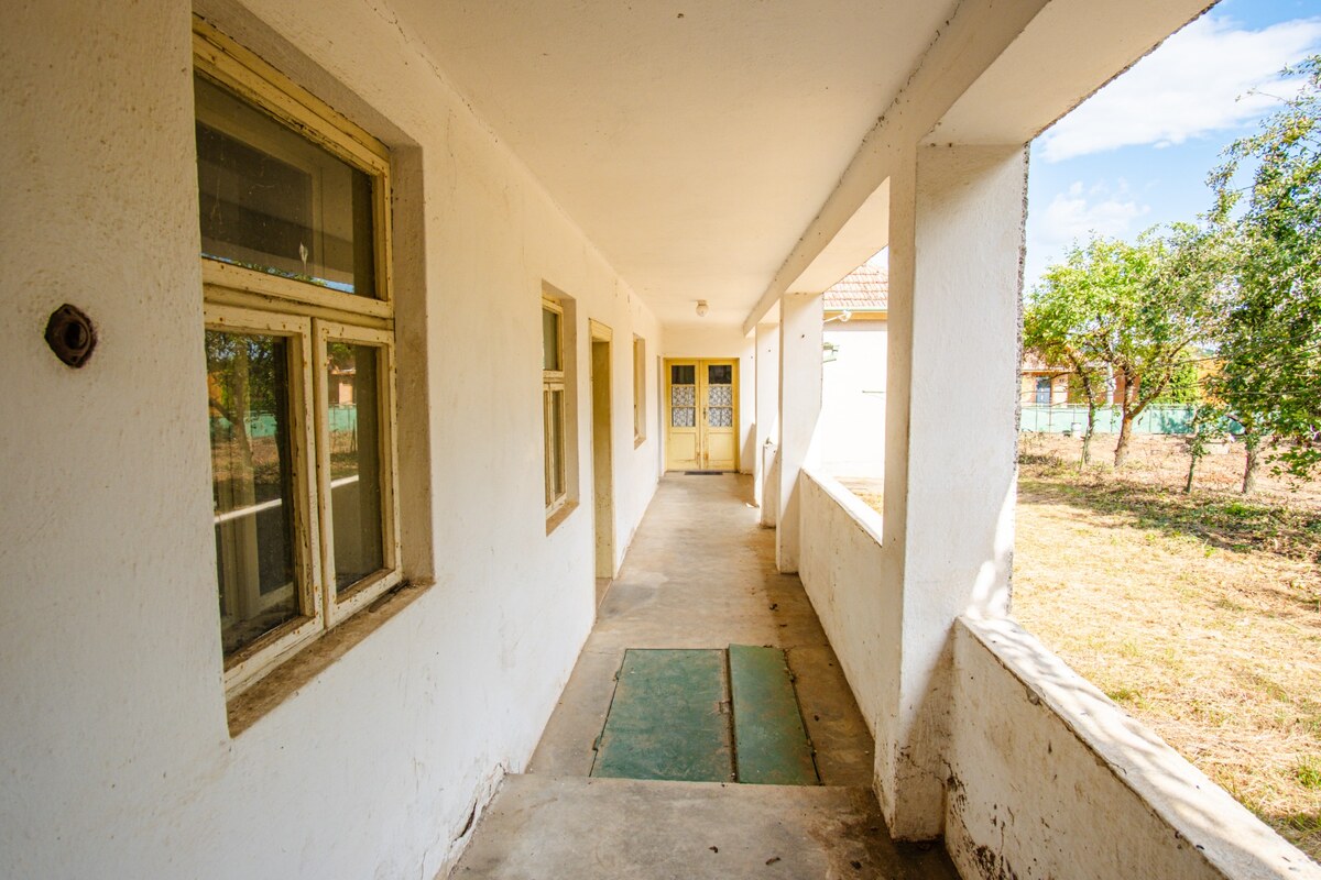 Stavebný pozemok 2800 m² s rodinným domom a všetkými IS – Kapince — foto 6
