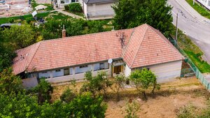 Stavebný pozemok 2800 m² s rodinným domom a všetkými IS – Kapince — foto 2