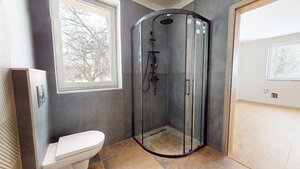 NA PREDAJ: 4 IZBOVÝ RODINNÝ DOM PO REKONŠTRUKCII, VEĽKÉ KOSIHY — foto 8