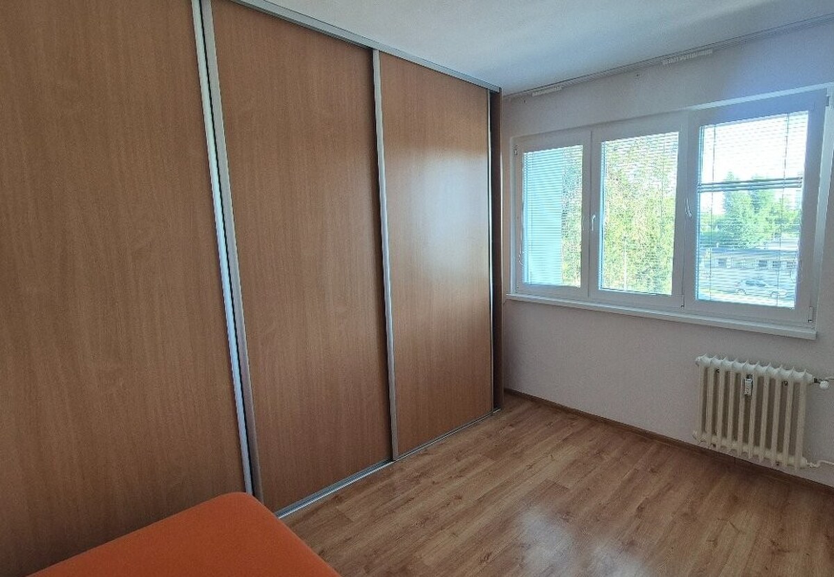 PREDAJ : 1 IZBOVÝ BYT NA KOŠICKEJ ULICI, KOMÁRNO — foto 2