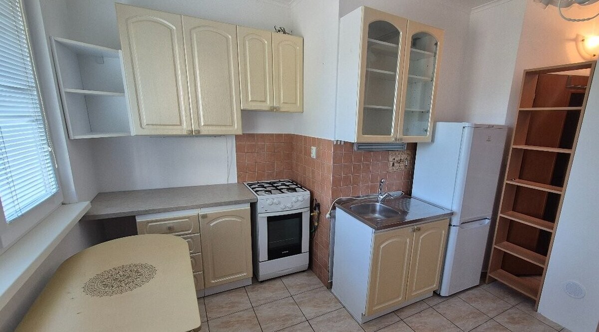 PREDAJ : 1 IZBOVÝ BYT NA KOŠICKEJ ULICI, KOMÁRNO — foto 4