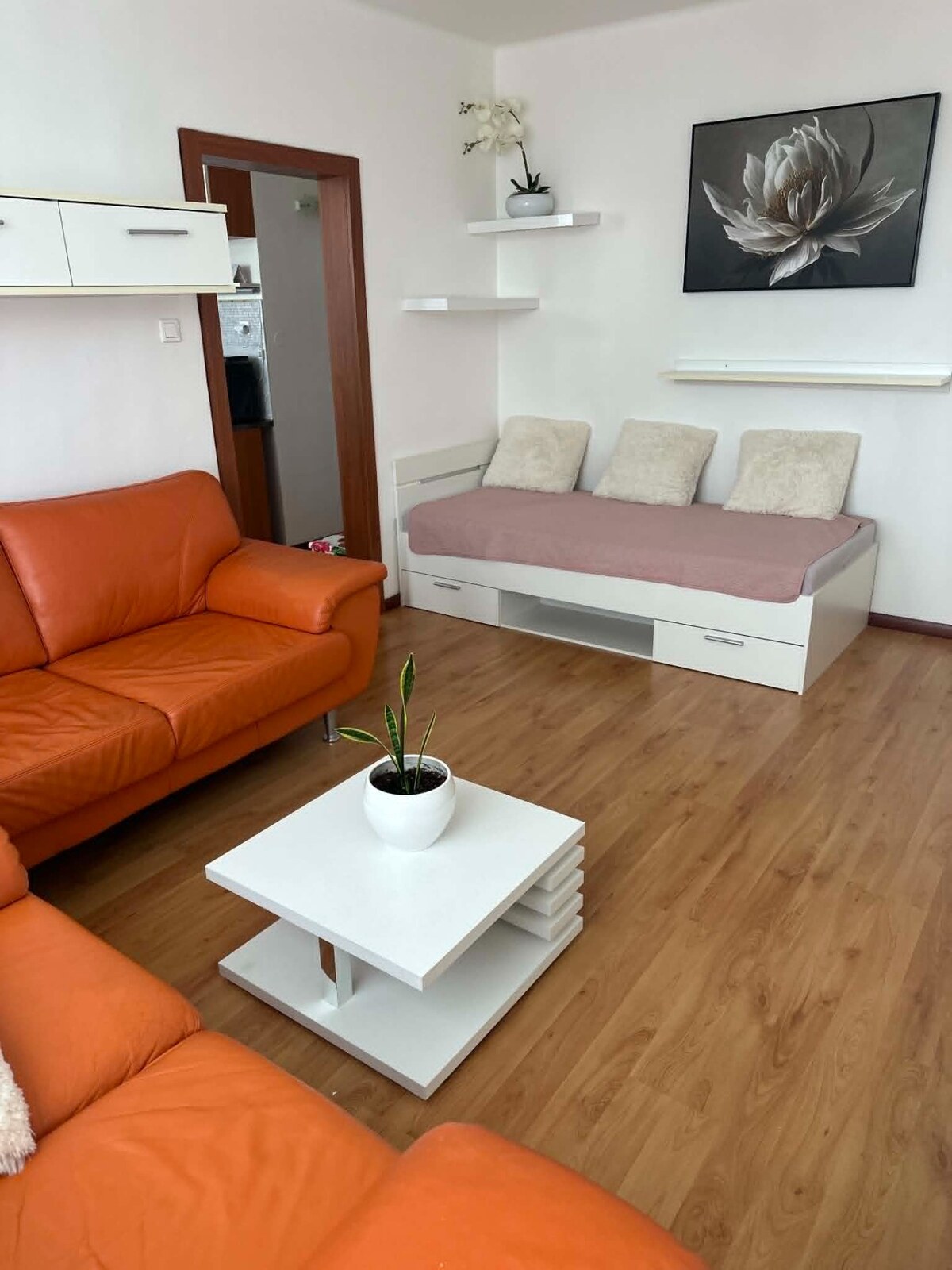 PREDAJ : 1 IZBOVÝ BYT, UL. KOMENSKÉHO, KOMÁRNO — foto 2