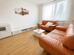 PREDAJ : 1 IZBOVÝ BYT, UL. KOMENSKÉHO, KOMÁRNO — foto 1