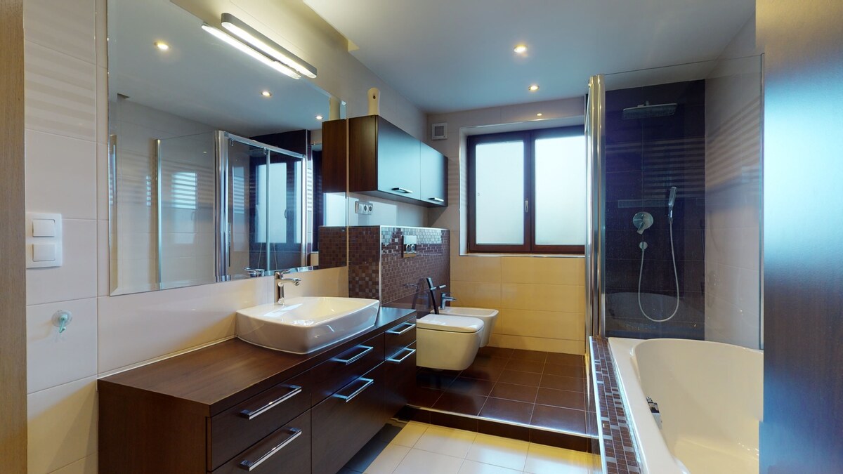 NA PRENÁJOM MODERNE ZREKONŠTRUOVANÝ 3 IZBOVÝ BYT + GARÁŽ V CENTRE — foto 10