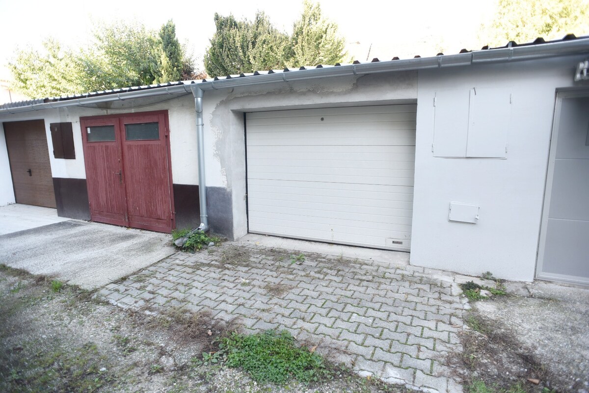 NA PRENÁJOM MODERNE ZREKONŠTRUOVANÝ 3 IZBOVÝ BYT + GARÁŽ V CENTRE — foto 14