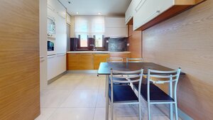 NA PRENÁJOM MODERNE ZREKONŠTRUOVANÝ 3 IZBOVÝ BYT + GARÁŽ V CENTRE — foto 5