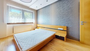 NA PRENÁJOM MODERNE ZREKONŠTRUOVANÝ 3 IZBOVÝ BYT + GARÁŽ V CENTRE — foto 6