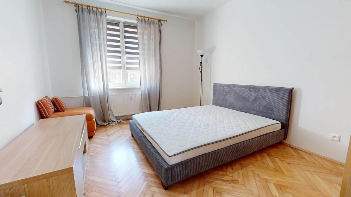 PRENÁJOM 2 izbový, zariadený byt pri nemocnici v Komárne — foto 5